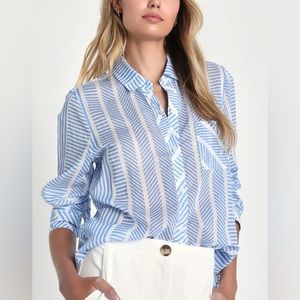 Breezy Intentions Blue and White Geo Print Button-Up Top!💕